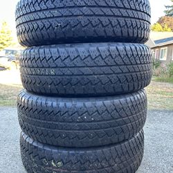 Set Of 4 Tires Used 255/70/R18 BRIDGESTONE 