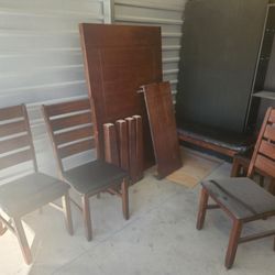 8 Eight Piece Dining Table There’s A Leaf That Makes 