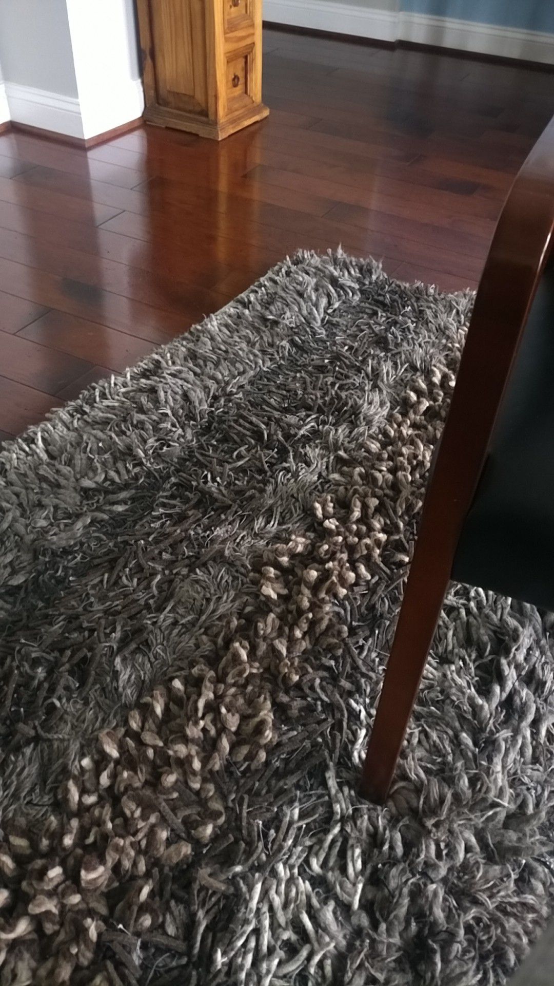 Shaggy rug, 8x10 ft.