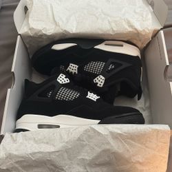 Jordan 4 Retro White Thunder 