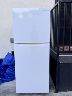Insignia Refrigerator