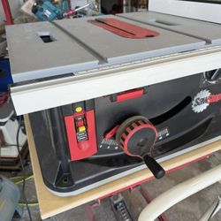 Sawstop JSS Job site Saw Pro Table Saw