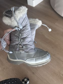 Girls Snow Boots Size 2