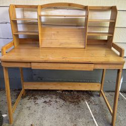 Adjustable Height Kids Desk 