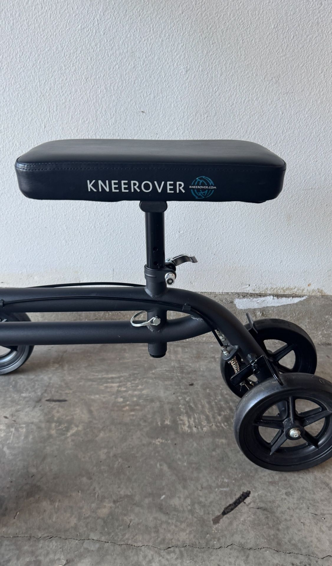 Knee Rover