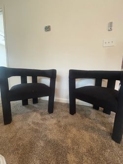 Accent chair black