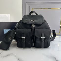 Handbag - Compact, lightweight, rainproof, and versatile travel accessory.