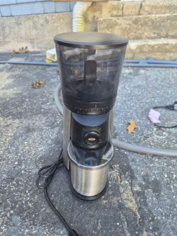OXO COFFEE GRINDER.