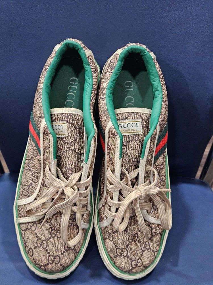Gucci Shoes Size 10