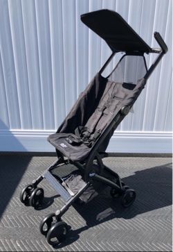 New: Ultra Compact Travel & Everyday Stroller - The clutch