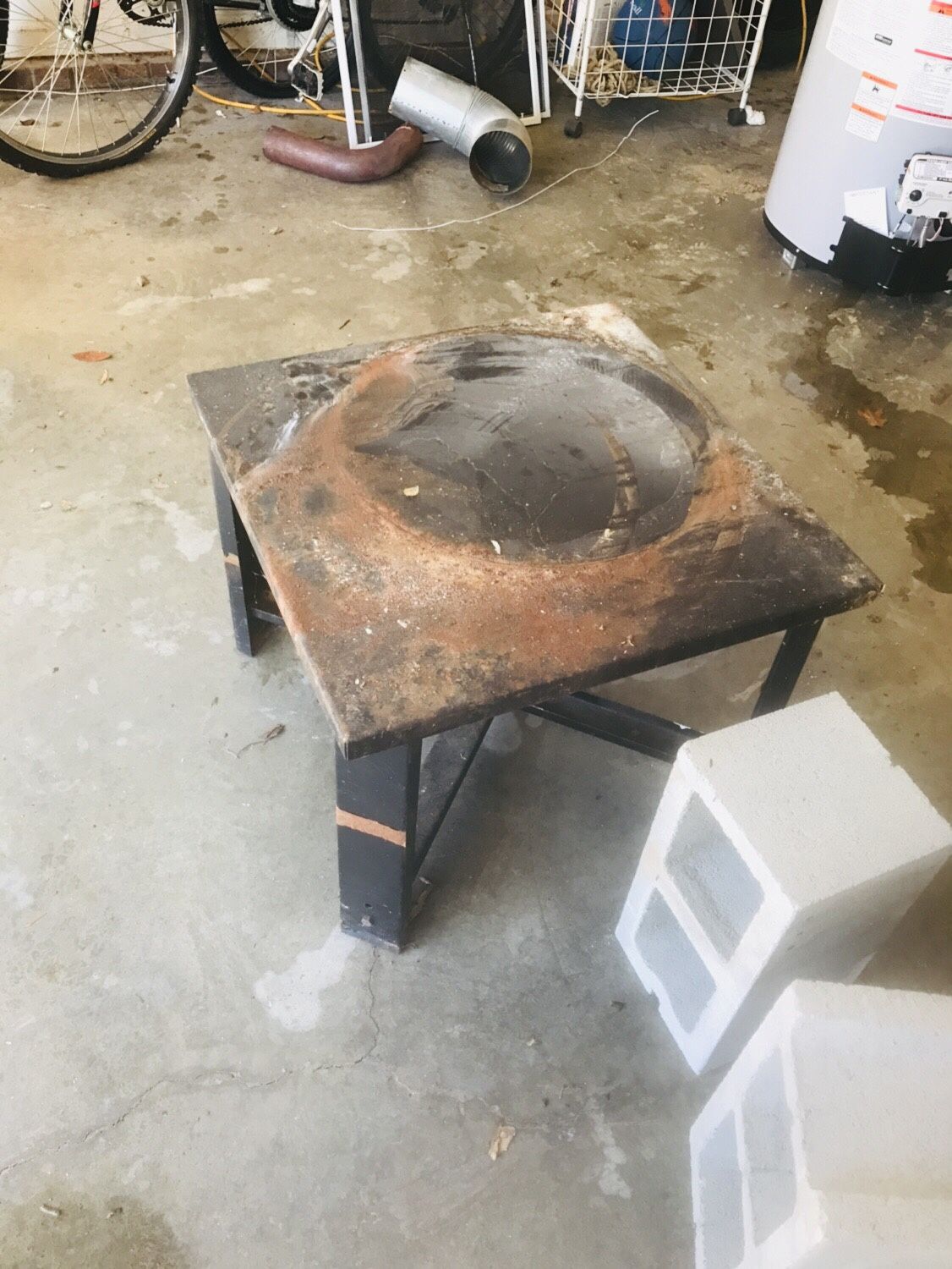 Metal Platform Stand