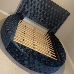 TODAY ONLY‼️ Round Majestic Storage Bed USB & Bluetooth Speakers