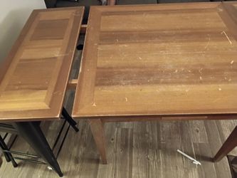 Table Adjustable With Stools