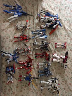 Lot of built Gundams (various Grades)