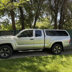 06’ LEER Toyota Tacoma Camper Shell