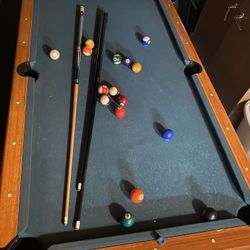 Mizerak Pool table With Balls Triangle And 3 Pool Sticks. Make Offer