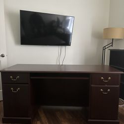 Desks And Filing Cabinet 