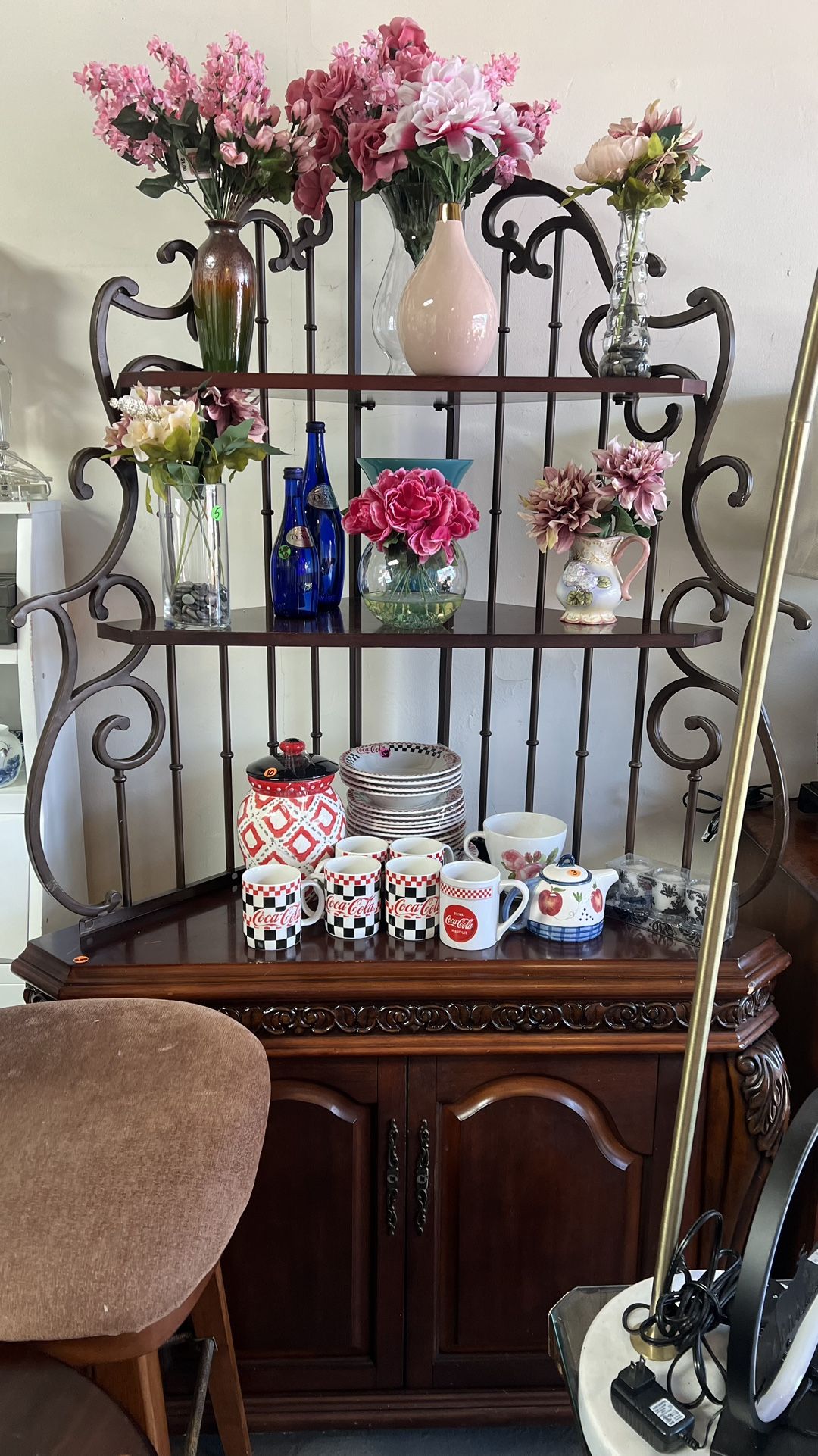 Beautiful Corner Metal & Solid Wood