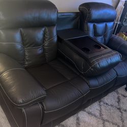 Reclining Couch With Cup Holders 