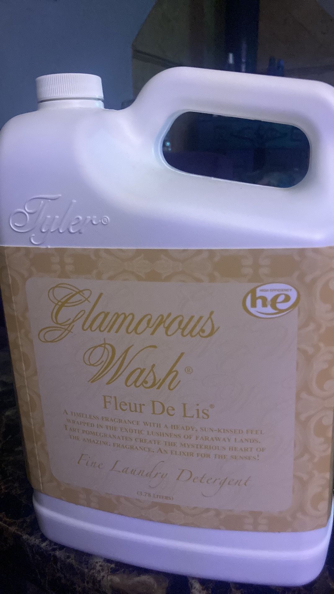 Glamorous Wash Fleur De Lis