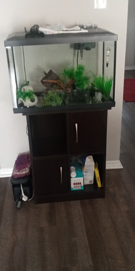 20 Gal aquarium INCLUDES EVERYTHING!!