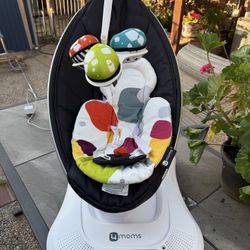4 Moms Baby Swing 