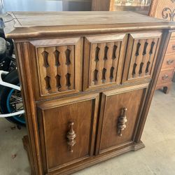 ✨ Vintage Spanish Mediterranean Dry Bar/Liquor Cabinet ✨