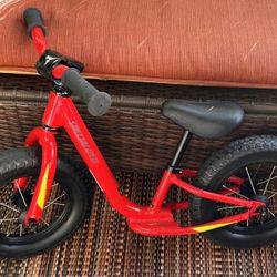 Specialized hotwalk red 12 inch 2022
