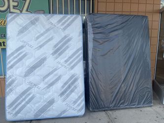Full-size mattress set