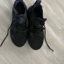 Pumas Size 6.5 