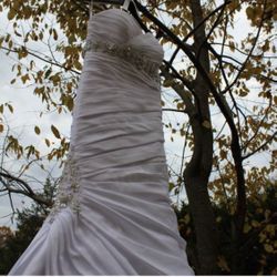 Allure Wedding Dress For Sale!