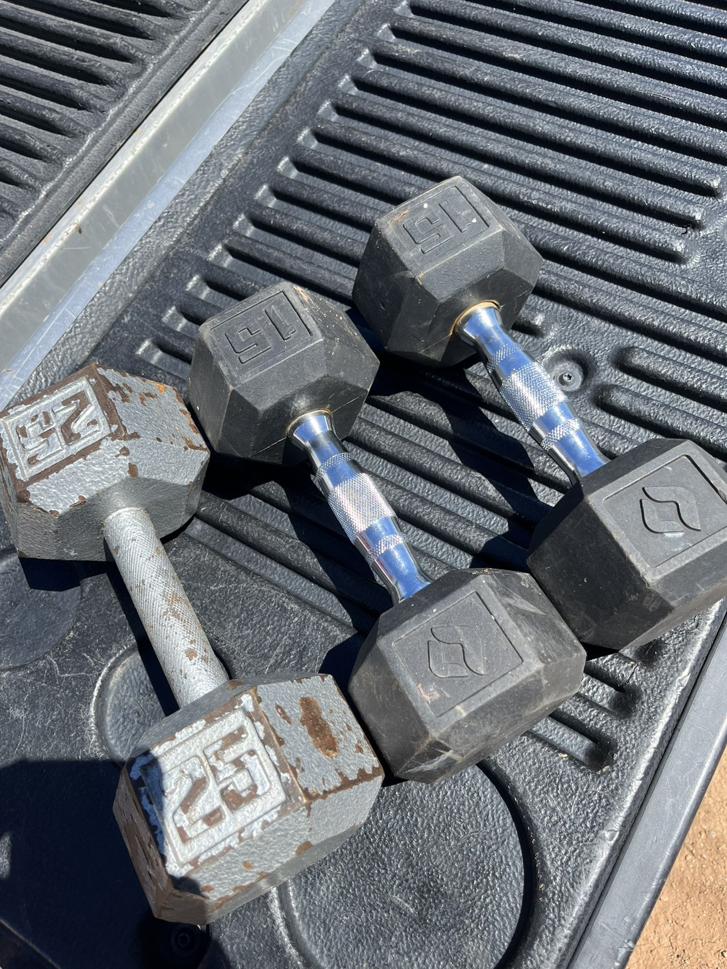 15 Lbs Dumbbell Set Plus A 25lbs Dumbbell 