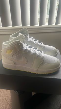 Air Jordan 1 Mid (GS) 6 1/2 Big Kids