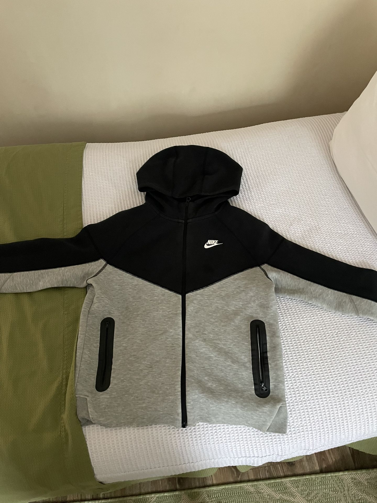 Nike Tech(youth Extra Large)