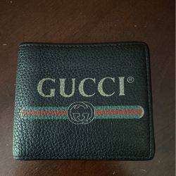 Gucci wallet for Sale in Norwalk, CT - OfferUp