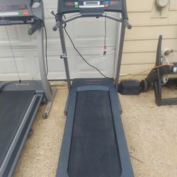 Treadmill  Works  No Problems  No Incline  Folds