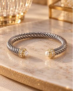 Elegant Silver Cable Bracelet – Pearl & Gold Accents ✨