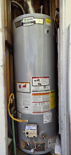 A O SMITH 40 GALLON WATER HEATER