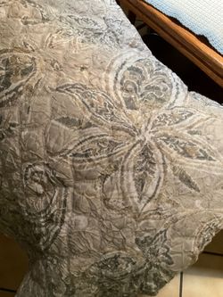 Queen size bedspread