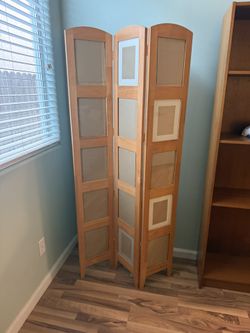 Tri Fold Picture Holder