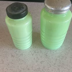 Jadeite Vintage Shakers 