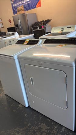 Nice like new Whirlpool washer and gas dryer set