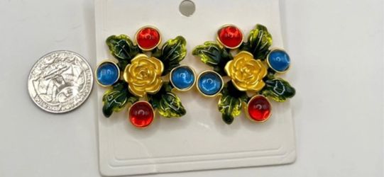 Priced flowers earrings