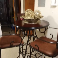 Kitchen Table 3 Chairs 