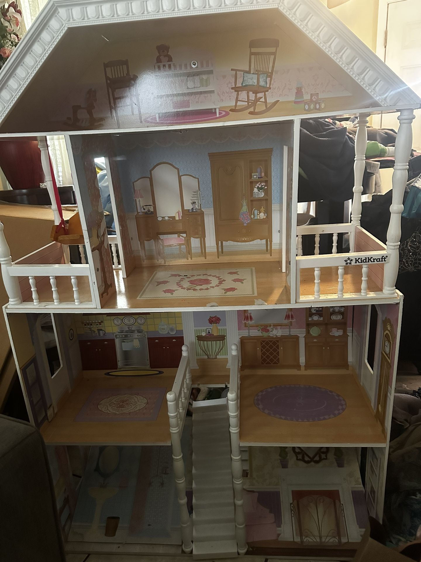 Dollhouse W/accessories