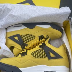 Brand New Nike Air Jordan 4 Lightning 2021 size 13 Black And Yellow Classic