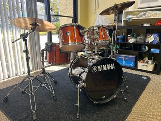 Yamaha stage custom mix kit with cymbals and hardware
