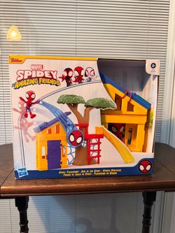 Marvel Spidey and His Amazing Friends Spidey Playground Playset