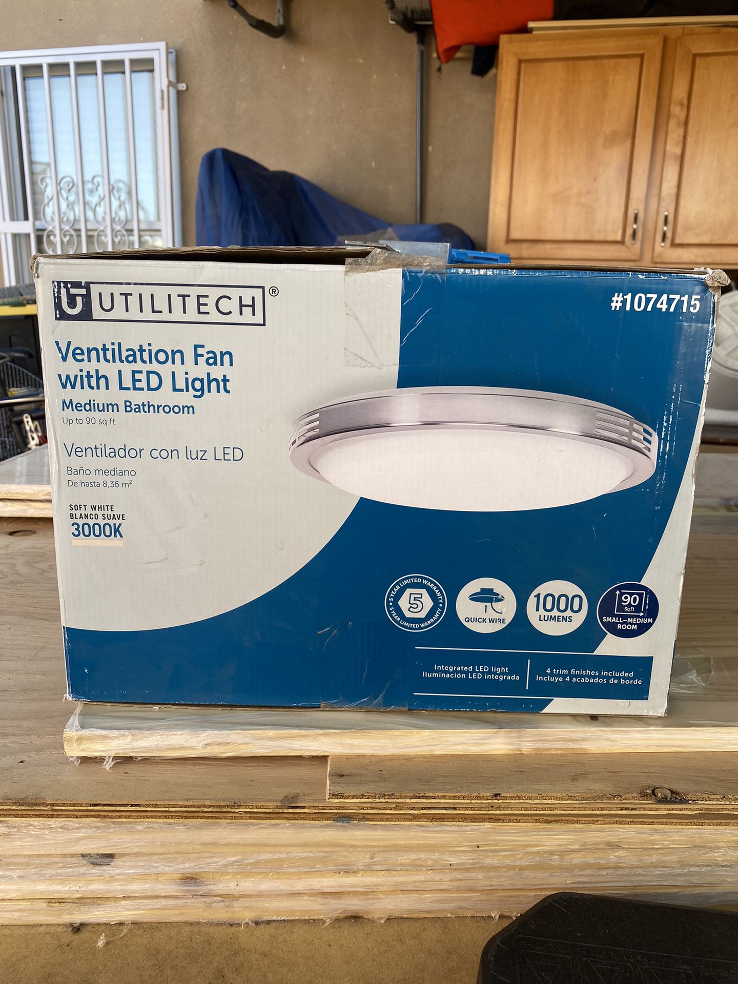 New In The Box Ventilación Fan With Led Light 
