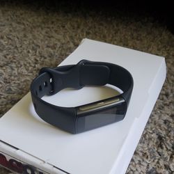 Fitbit Charge 6 GPS Heart Rate Water Resistant Touchscreen Tracker Black